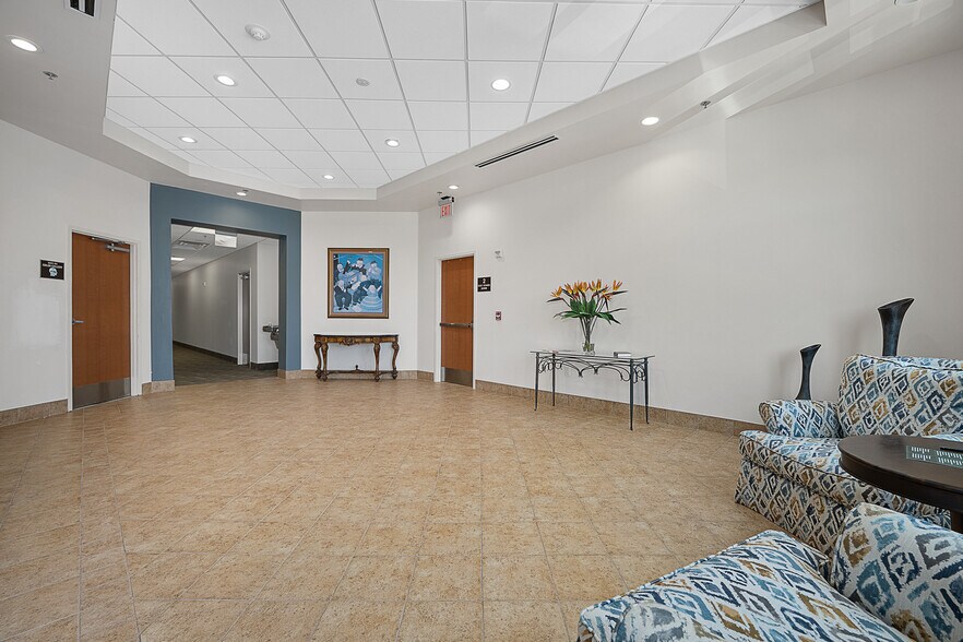 More Photos Of 180 Pinnacles Dr, Palm Coast Medical For Lease