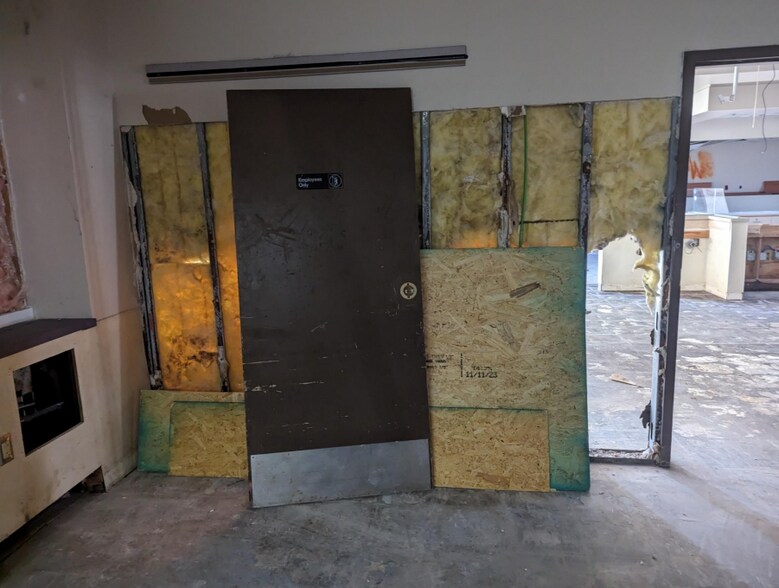 More Photos Of 901 Westlake Mall, Bessemer Medical For Sale