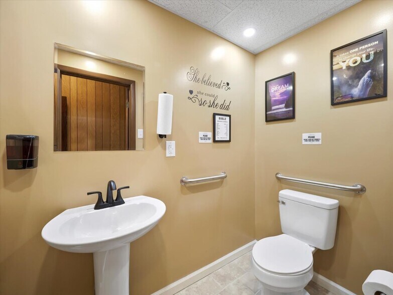 More Photos Of 128 W 3rd St, Waynesboro Freestanding For Sale