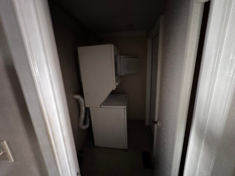 More Photos Of 224 AL-195, Jasper Storefront Retail Office For Sale