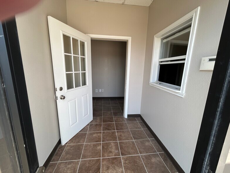 More Photos Of 12620 W County Road 133, Odessa Warehouse For Lease