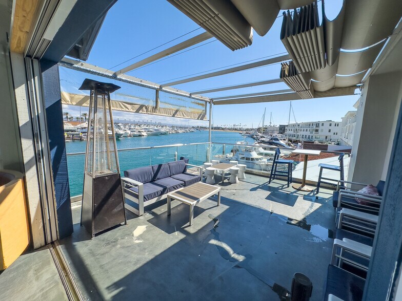 More Photos Of 2406 Newport Blvd, Newport Beach General Retail For Lease