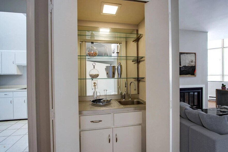 More Photos Of 44 S Front St, Memphis Apartments For Lease