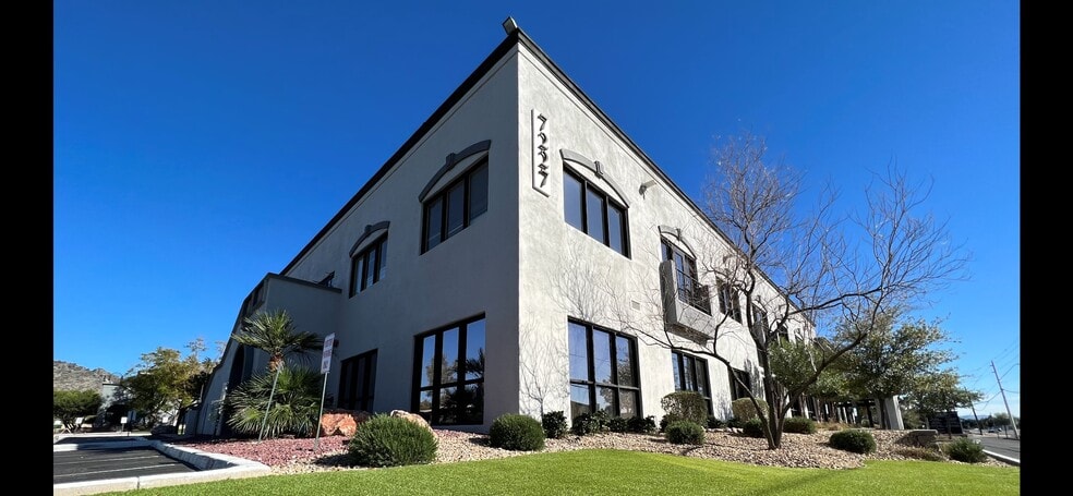 More Photos Of 7227 N 16th St, Phoenix Office For Lease