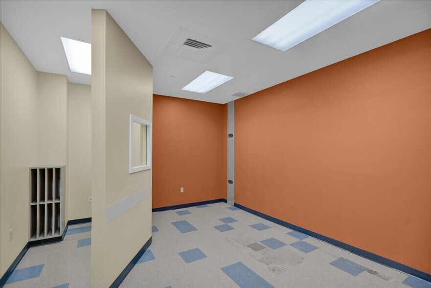 More Photos Of 1350 Broadcasting Rd, Wyomissing Office For Sale