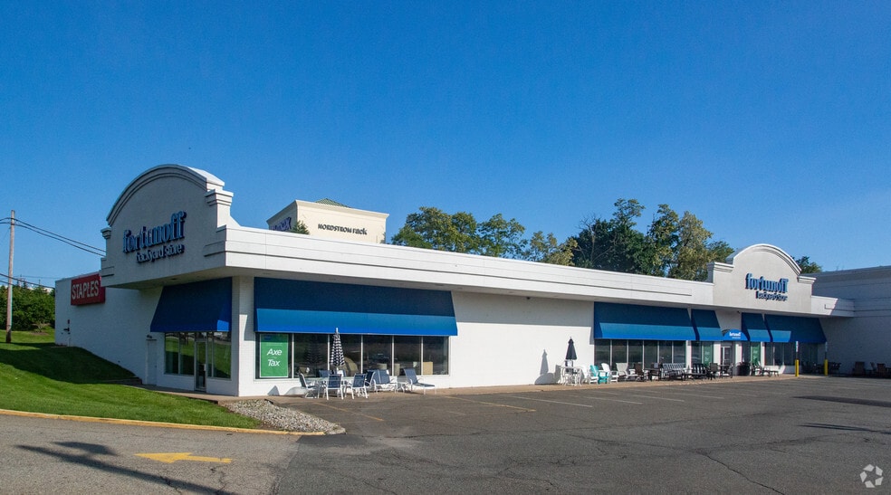 More Photos Of 506-518 W Mount Pleasant Ave, Livingston Storefront For Lease