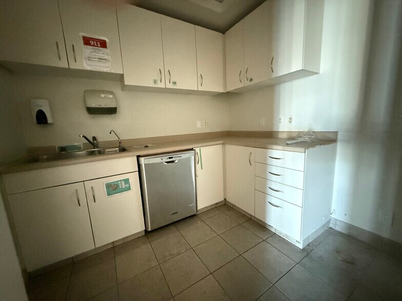 More Photos Of 6081 No. 3 Rd, Richmond Office For Sale