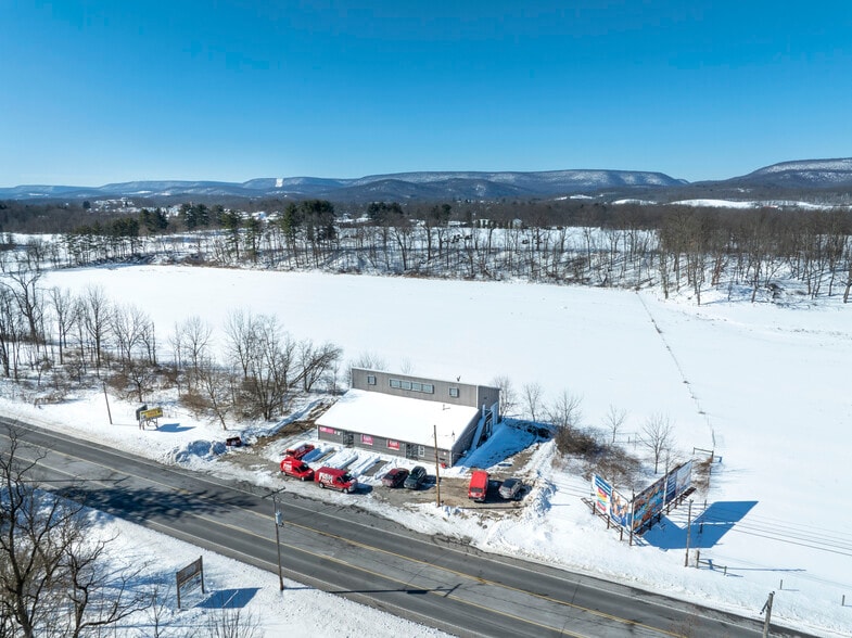 More Photos Of 3340 E Pleasant Valley Blvd, Altoona Freestanding For Sale