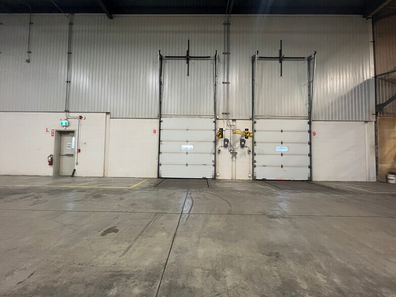 More Photos Of 1200 Boul Industriel, Farnham Industrial For Lease