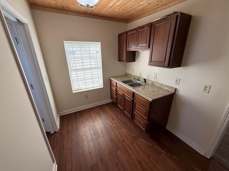 More Photos Of 221 W Main St, Woodbury General Retail For Sale