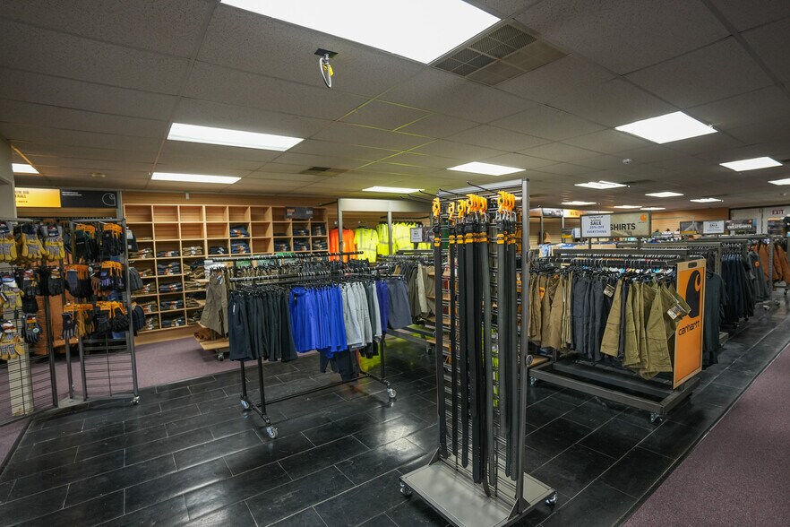 More Photos Of 418 Delaware Ave, Palmerton Storefront For Sale