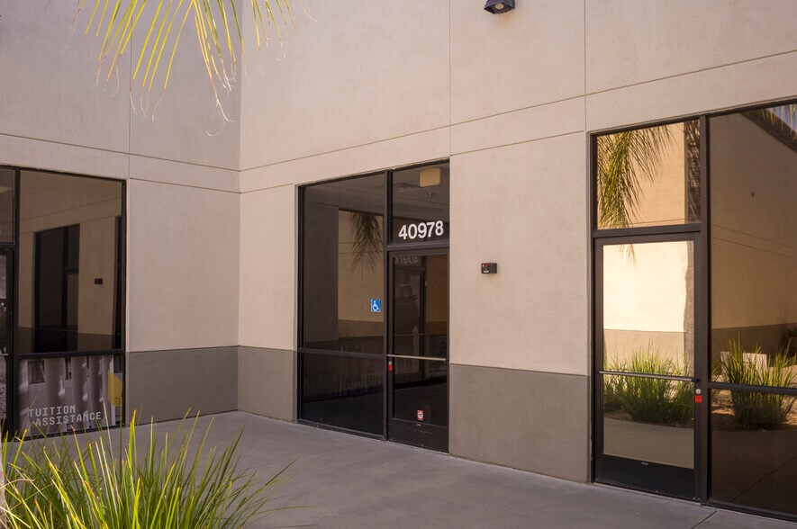 More Photos Of 40930-41090 California Oaks Rd, Murrieta Unknown For Lease