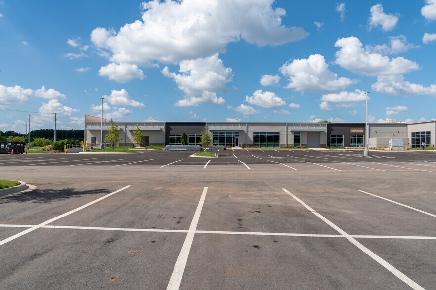 More Photos Of 7000 Redstone Gtwy, Huntsville Office For Lease