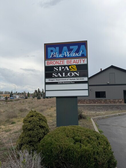 More Photos Of 16493 Bluewood Pl, La Pine Office For Sale