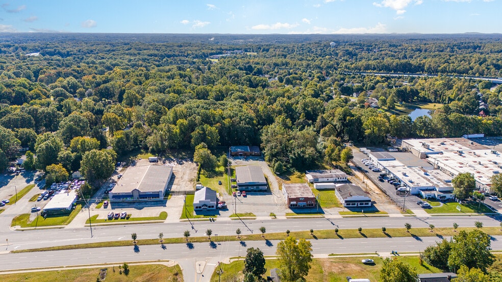 More Photos Of 4813 W Gate City Blvd, Greensboro Light Distribution For Sale