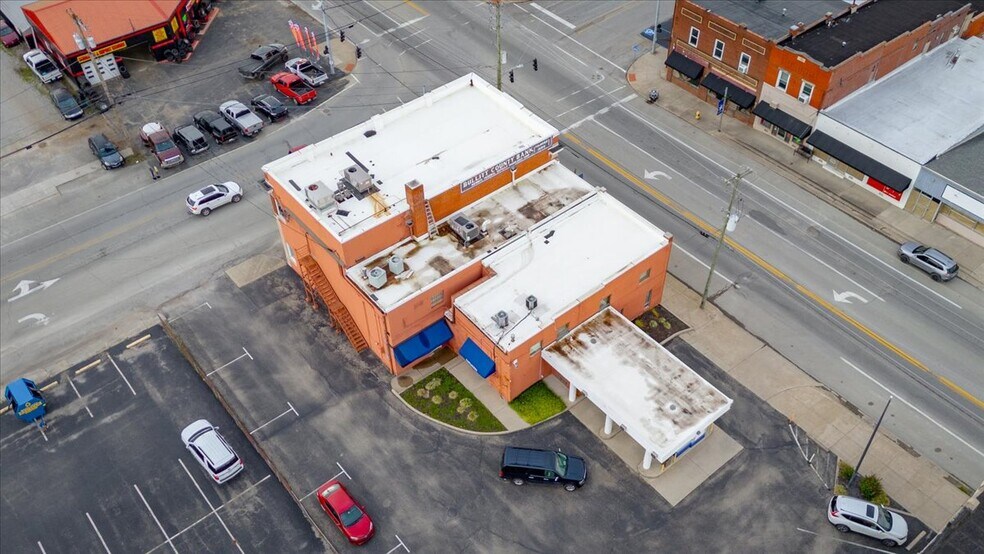 More Photos Of 340 S Buckman St, Shepherdsville Bank For Lease