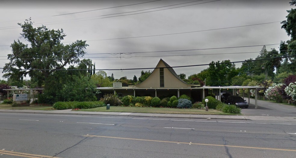 Primary Photo Of 4221 Manzanita Ave, Carmichael Funeral Home For Lease
