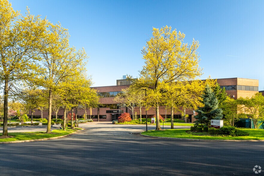 More Photos Of 2045 Lincoln Hwy, Edison Office For Lease