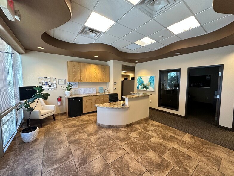 More Photos Of 4550 E Bell Rd, Phoenix Office For Sale