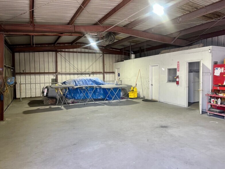 More Photos Of 1750 Daisy Ave, Long Beach Auto Repair For Lease
