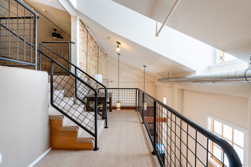 More Photos Of 800 Cottageview Dr, Traverse City Apartments For Sale