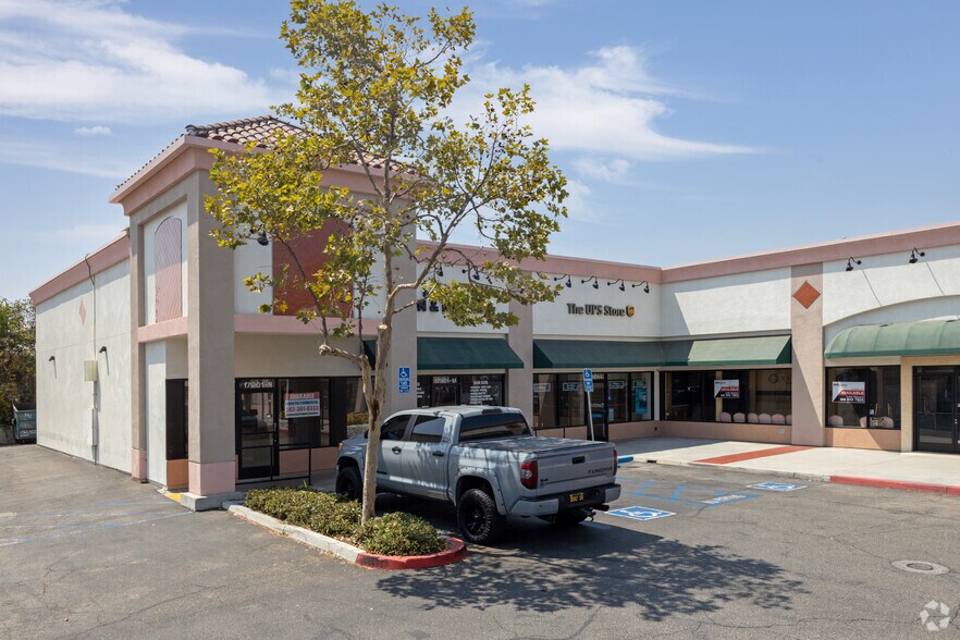 More Photos Of 17901 Pioneer Blvd, Artesia Restaurant For Lease