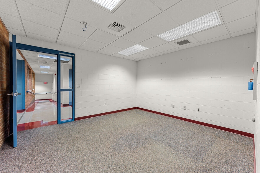 More Photos Of S5864 State Highway 23, Loganville Light Distribution For Sale