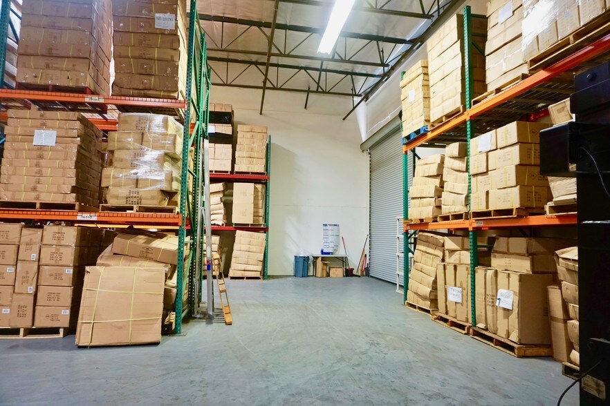 More Photos Of 16882 S Main St, Gardena Warehouse For Lease