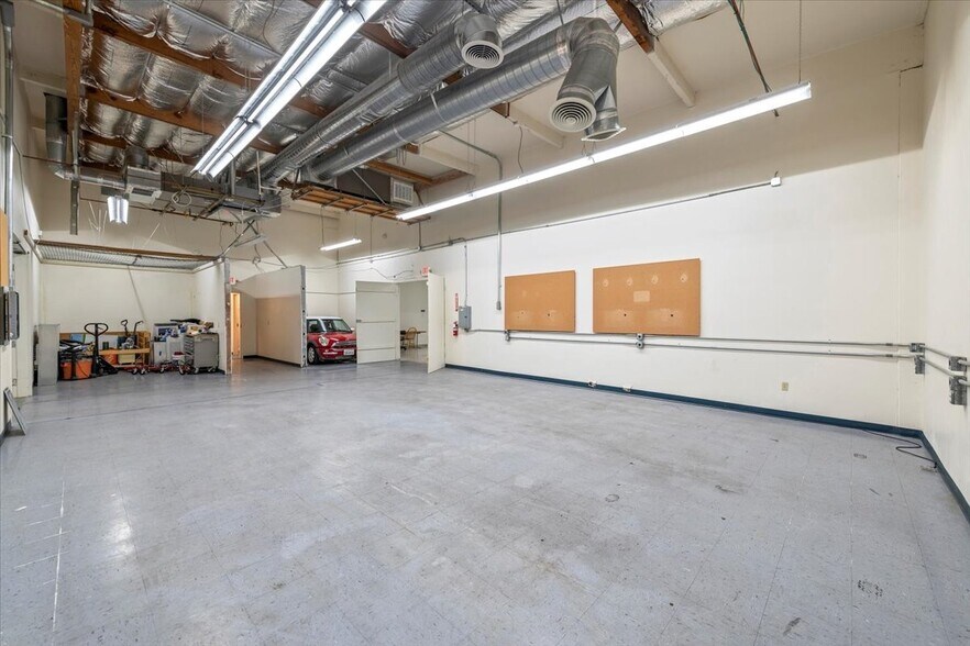 More Photos Of 1290 Reamwood Ave, Sunnyvale Research And Development For Lease