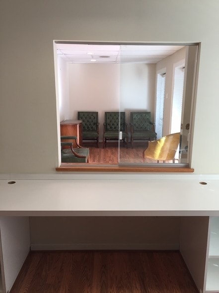 More Photos Of 6116 Rolling Rd, Springfield Medical For Sale