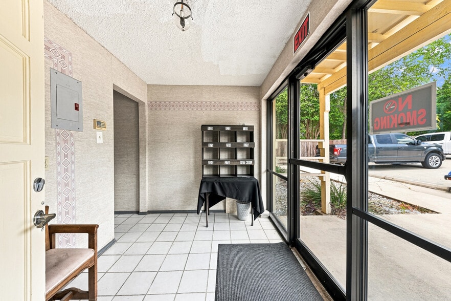 More Photos Of 1131 Babcock Rd, San Antonio Office Residential For Sale