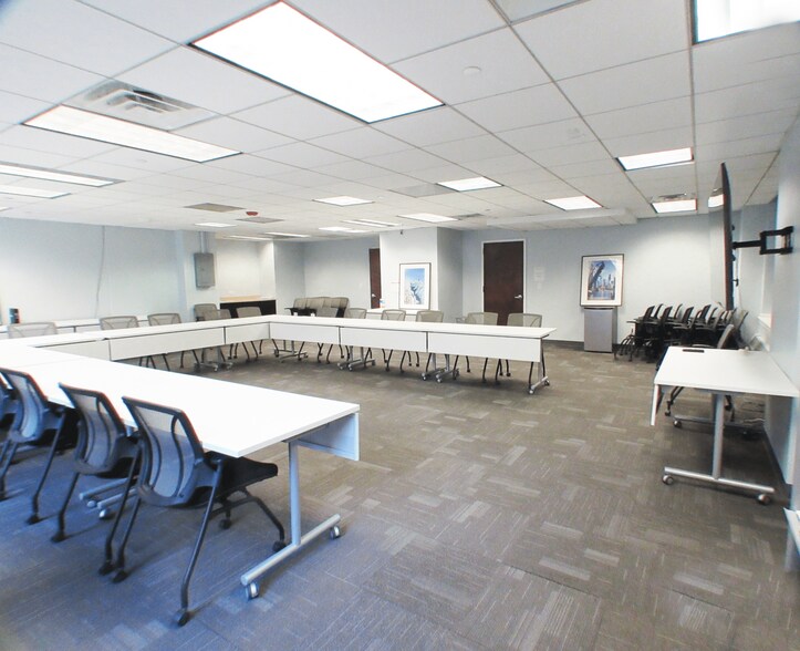 More Photos Of 105 W Madison St, Chicago Office Residential For Lease