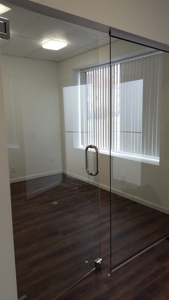 More Photos Of 1689 E Main St, Columbus Office Residential For Lease