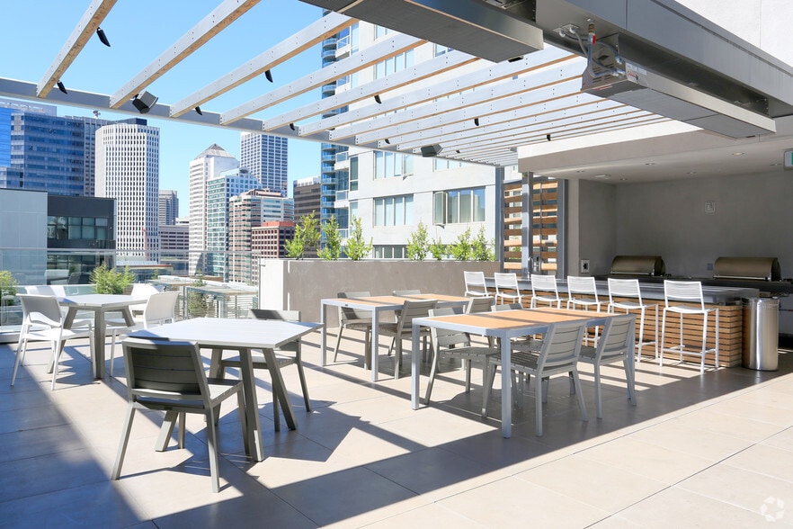 More Photos Of 399 Fremont St, San Francisco Apartments For Lease