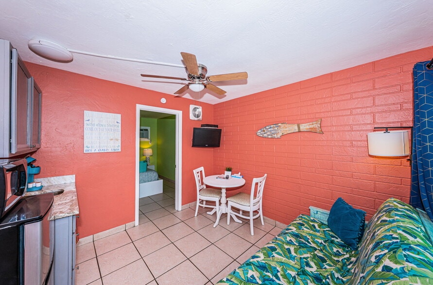 More Photos Of 12100 Gulf Blvd, Treasure Island Hotel For Sale