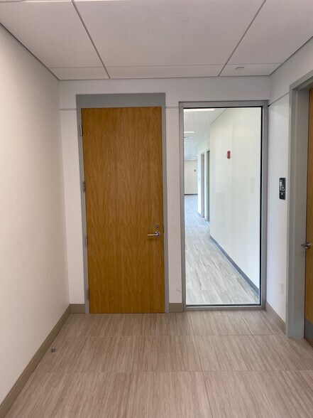 More Photos Of 54 Middlesex Tpke, Bedford Office For Lease