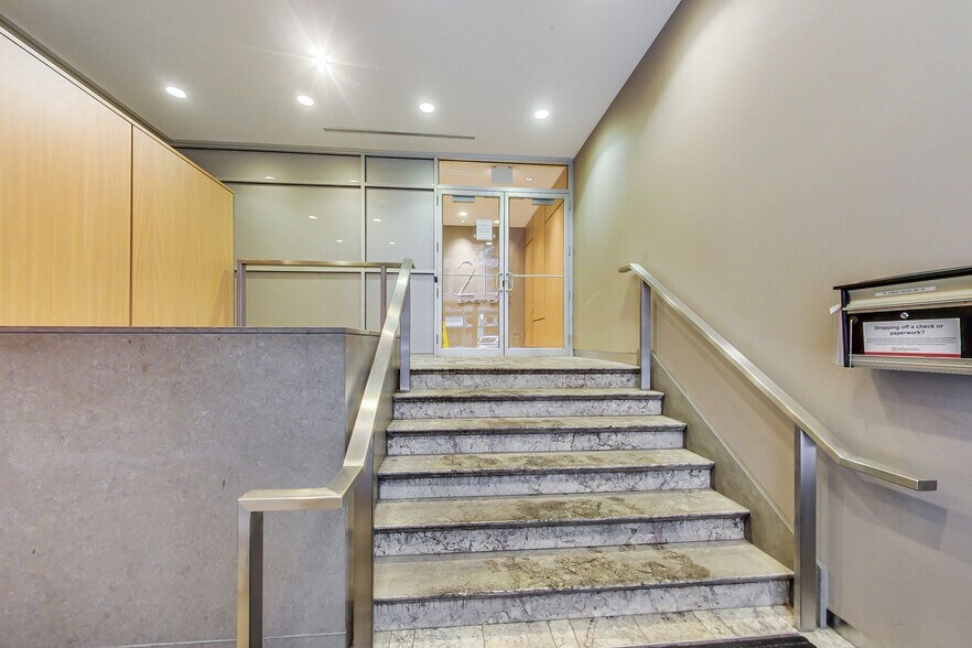 More Photos Of 212 E Ohio St, Chicago Office For Lease