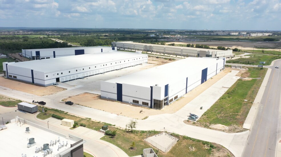 More Photos Of 1225 Fortuna Rd, San Marcos Unknown For Lease