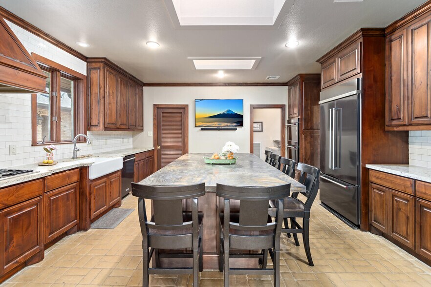 More Photos Of 15815 Highway 105, Sour Lake Specialty For Sale