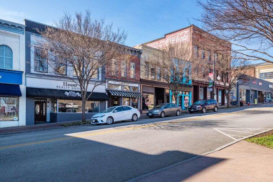 More Photos Of 530 Main St, Danville Office For Sale