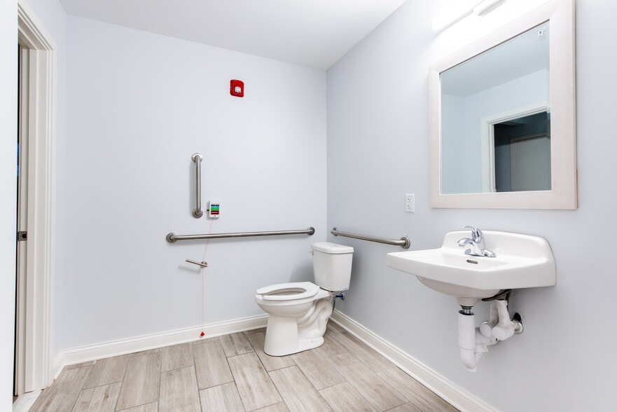 More Photos Of 1760 Plantside Dr, Louisville Assisted Living For Sale