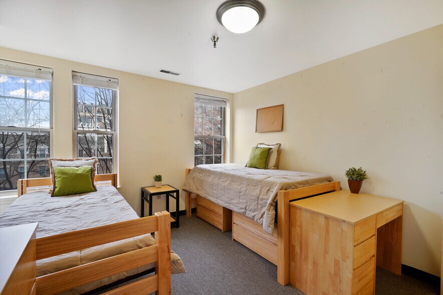 More Photos Of 2807 Connecticut Ave NW, Washington Apartments For Sale