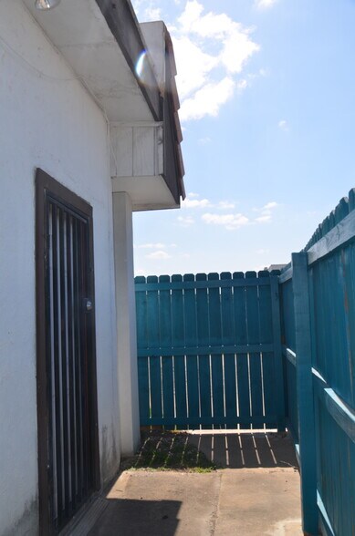 More Photos Of 315 Kings Hwy, Brownsville Storefront For Sale