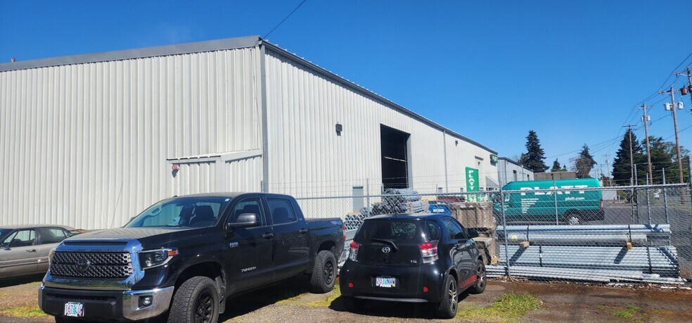 Primary Photo Of 1275 14th St SE, Salem Warehouse For Lease