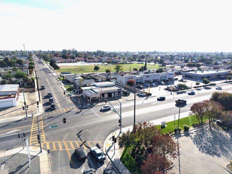 More Photos Of 1311 Highway 46, Wasco General Retail For Sale