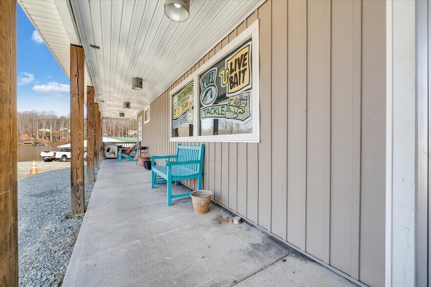 More Photos Of 2200 Old Salem School Rd, Union Hall Marina For Sale
