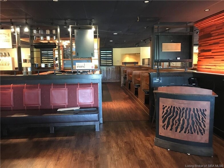 More Photos Of 1420 Park Pl, Clarksville Restaurant For Lease