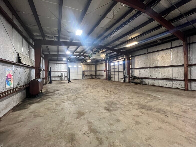 More Photos Of 1445 Calcon Hook Rd, Sharon Hill Warehouse For Lease