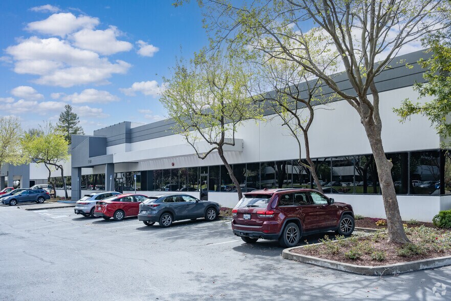 More Photos Of 2180 S McDowell Blvd, Petaluma Warehouse For Lease