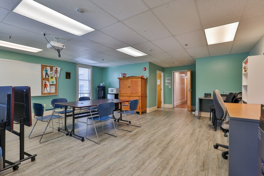 More Photos Of 541 Seneca St, Fountain Hill Healthcare For Sale